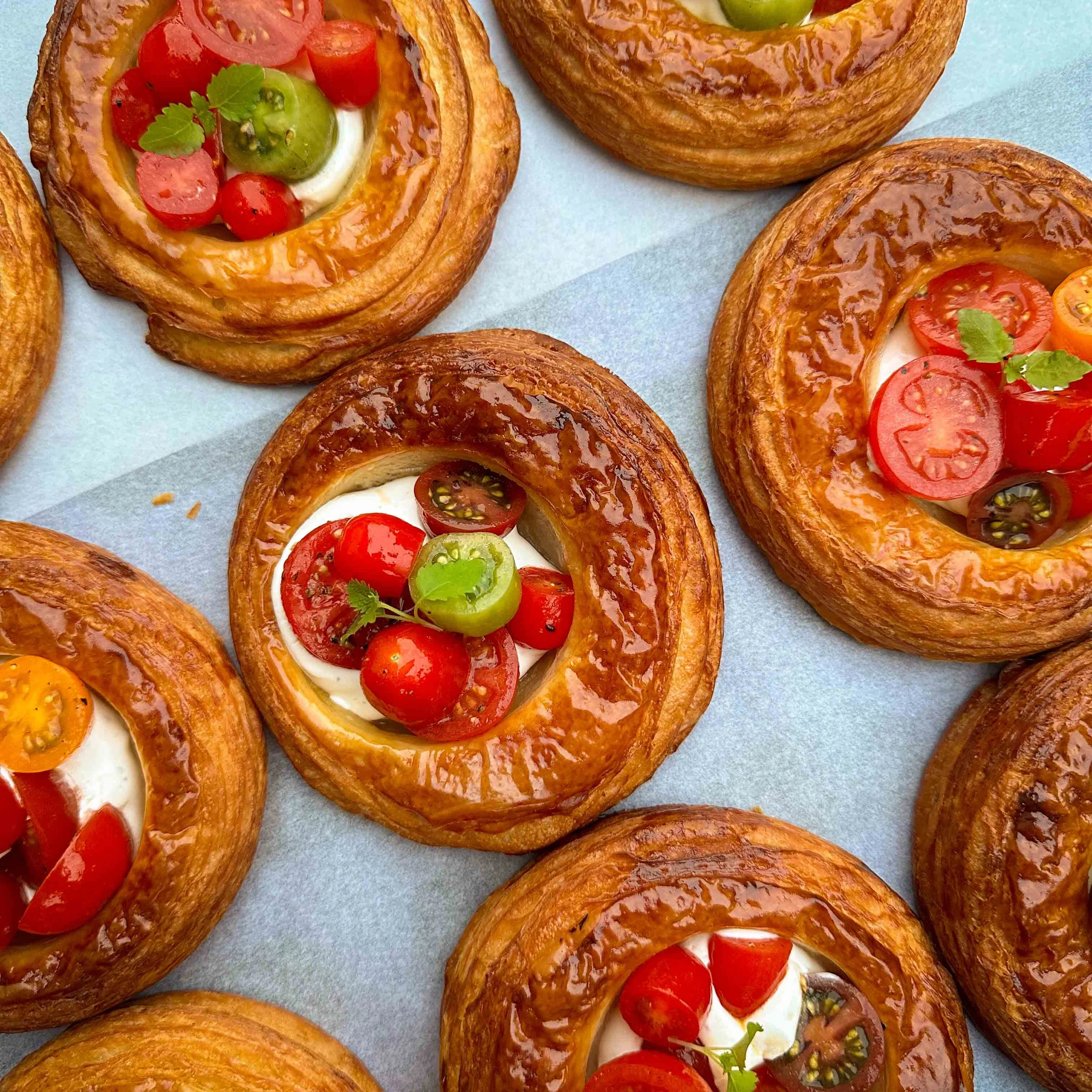 دانيش بالطماطم